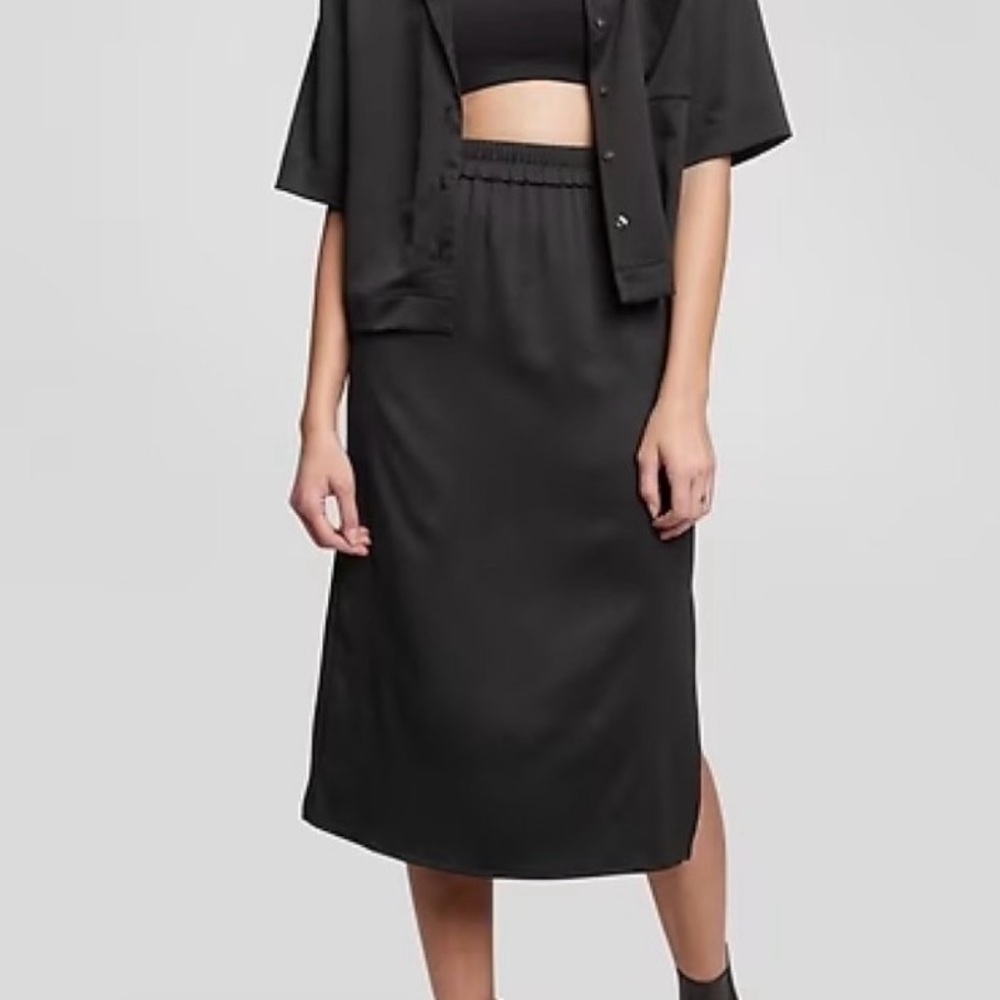GAP Black Satin Midi Slip Skirt sz L